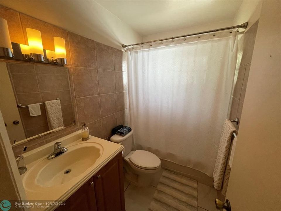 For Sale: $199,900 (1 beds, 1 baths, 597 Square Feet)