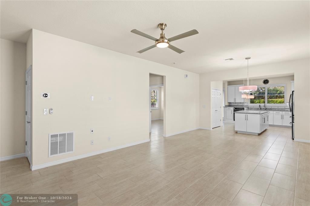 For Sale: $428,000 (2 beds, 2 baths, 1722 Square Feet)