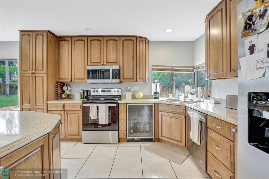 For Sale: $898,500 (4 beds, 2 baths, 2281 Square Feet)