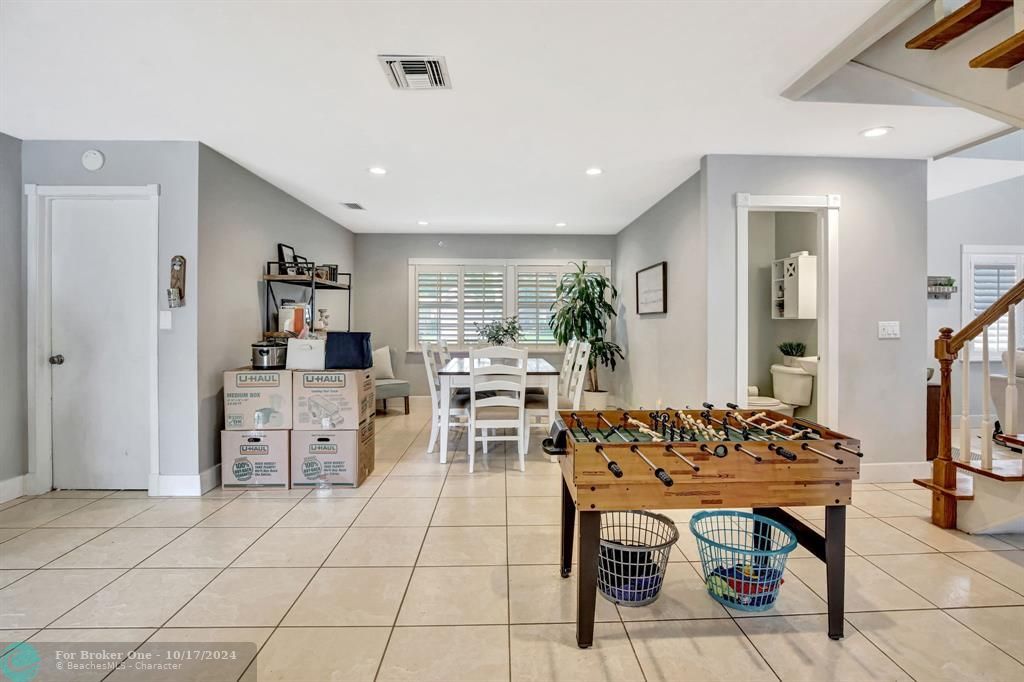 For Sale: $898,500 (4 beds, 2 baths, 2281 Square Feet)