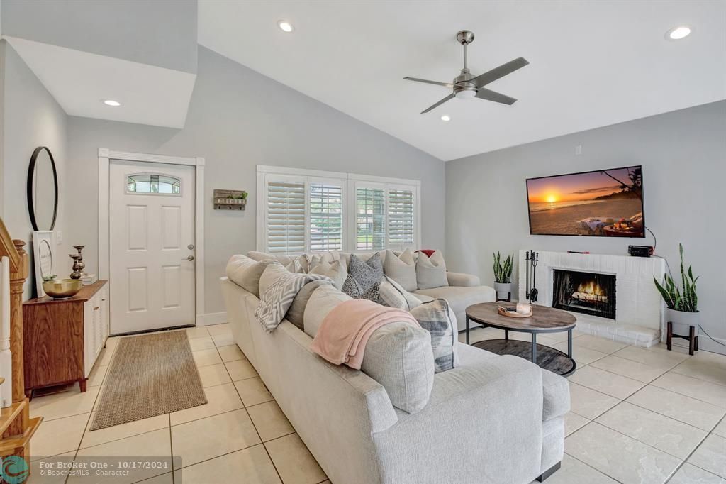 For Sale: $898,500 (4 beds, 2 baths, 2281 Square Feet)