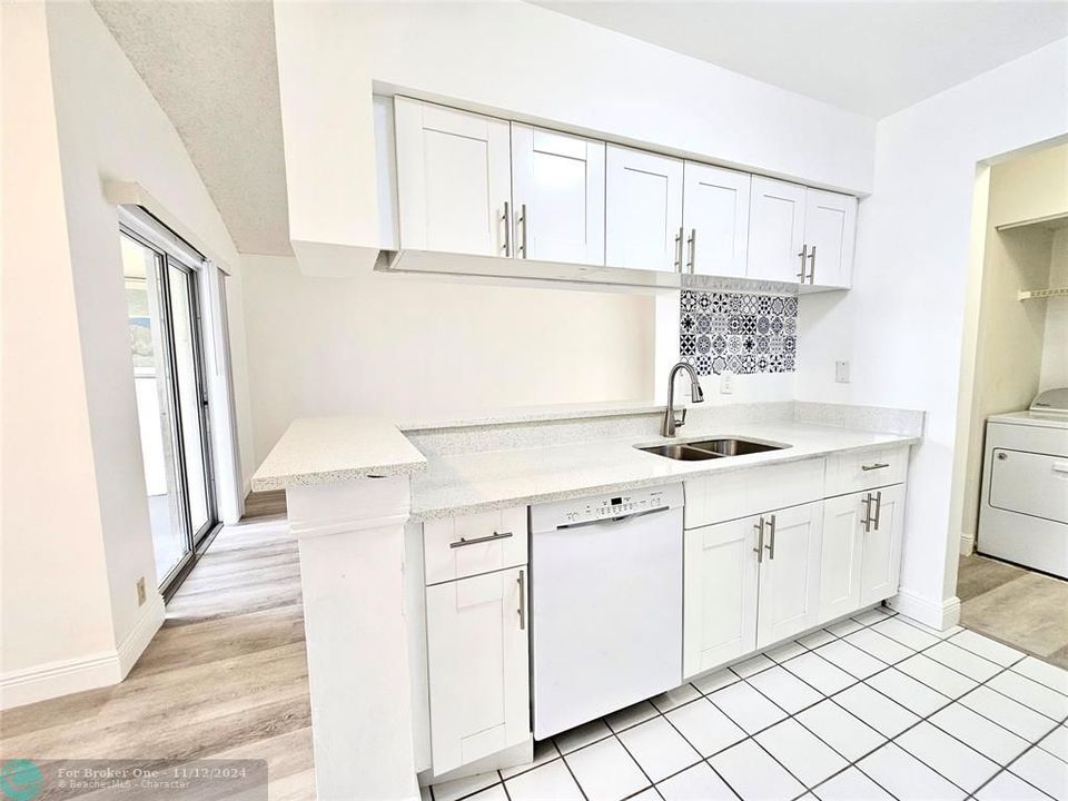 For Rent: $2,400 (2 beds, 2 baths, 850 Square Feet)