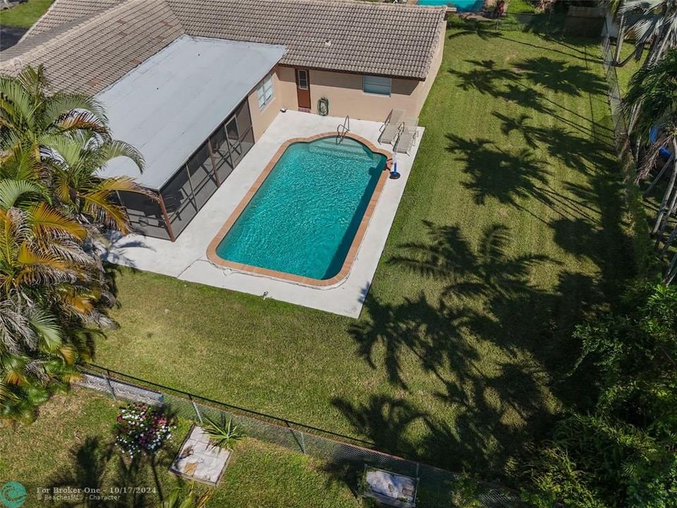 En Venta: $699,999 (5 camas, 2 baños, 2348 Pies cuadrados)