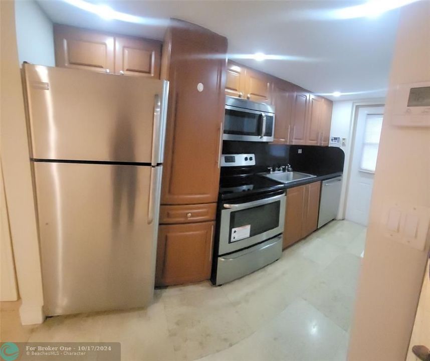 For Sale: $150,000 (2 beds, 1 baths, 750 Square Feet)