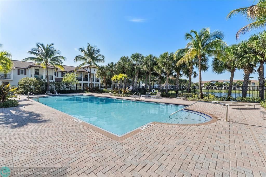 Active With Contract: $3,100 (3 beds, 3 baths, 2132 Square Feet)