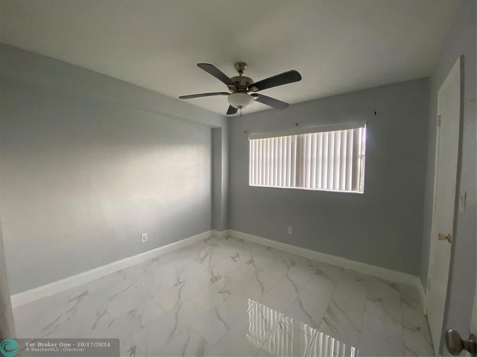 For Sale: $179,000 (2 beds, 2 baths, 894 Square Feet)