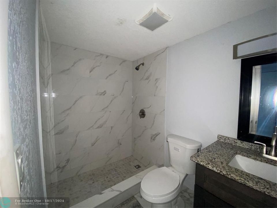 For Sale: $179,000 (2 beds, 2 baths, 894 Square Feet)