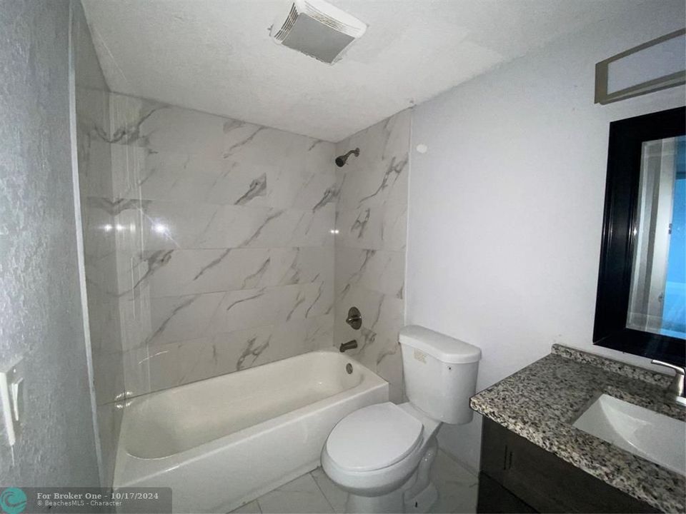 For Sale: $179,000 (2 beds, 2 baths, 894 Square Feet)