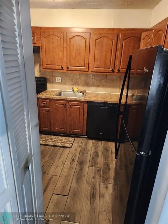 For Rent: $2,000 (2 beds, 2 baths, 1250 Square Feet)