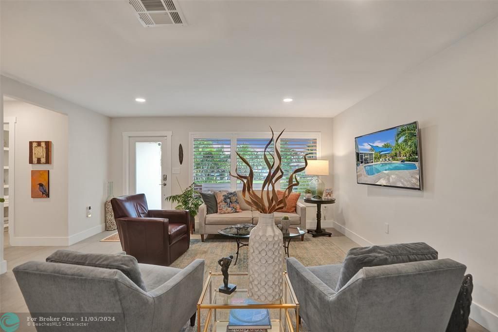 Active With Contract: $1,150,000 (3 beds, 2 baths, 1419 Square Feet)