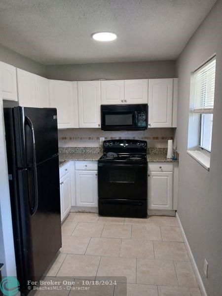 For Sale: $2,000 (2 beds, 1 baths, 9992 Square Feet)