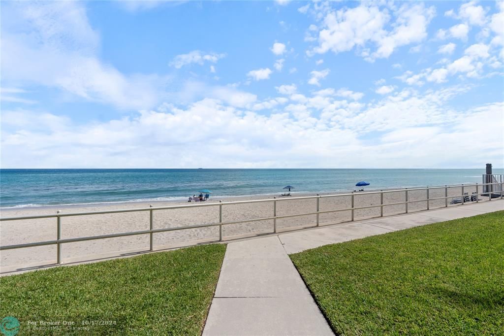 For Sale: $498,900 (2 beds, 2 baths, 900 Square Feet)