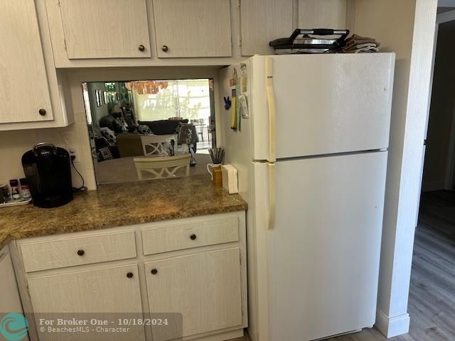 For Rent: $1,750 (2 beds, 2 baths, 990 Square Feet)