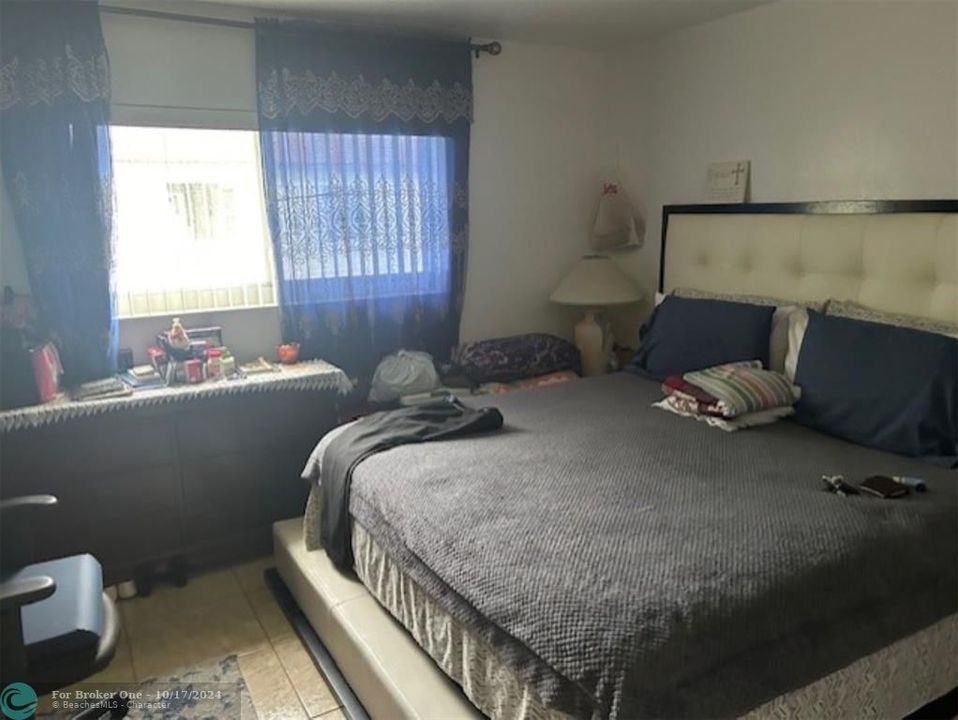 For Sale: $100,000 (1 beds, 1 baths, 730 Square Feet)