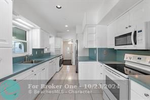 For Sale: $1,250,000 (3 beds, 2 baths, 1519 Square Feet)