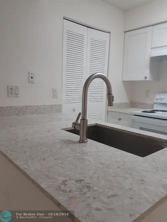 For Rent: $1,675 (1 beds, 0 baths, 785 Square Feet)