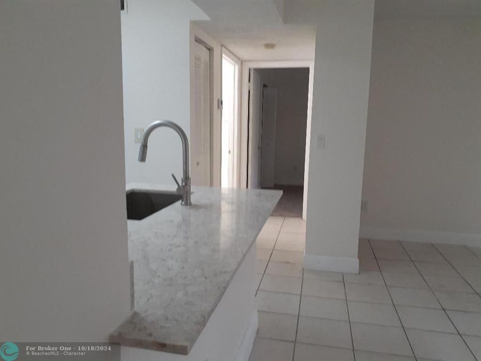 For Rent: $1,675 (1 beds, 0 baths, 785 Square Feet)