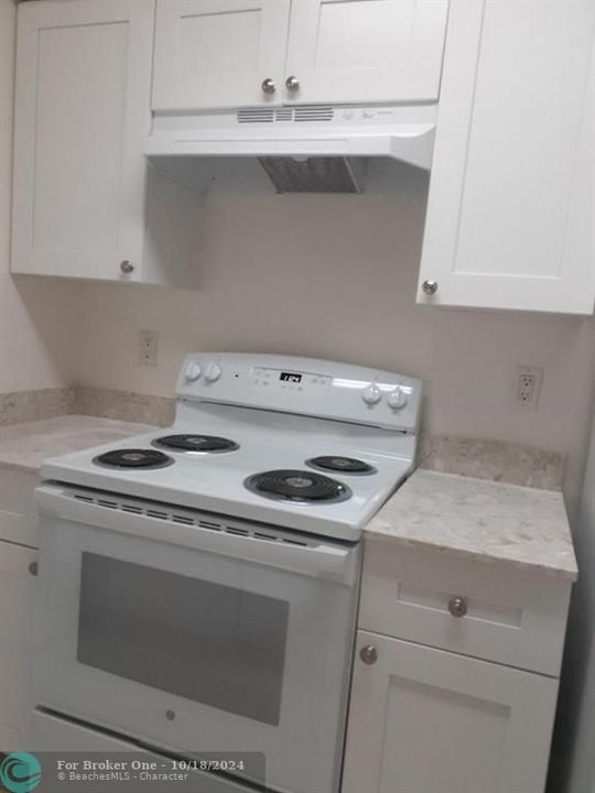 For Rent: $1,675 (1 beds, 0 baths, 785 Square Feet)