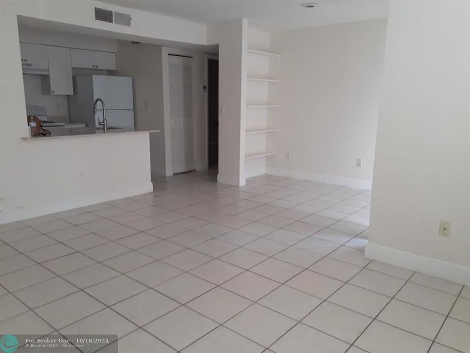 For Rent: $1,675 (1 beds, 0 baths, 785 Square Feet)