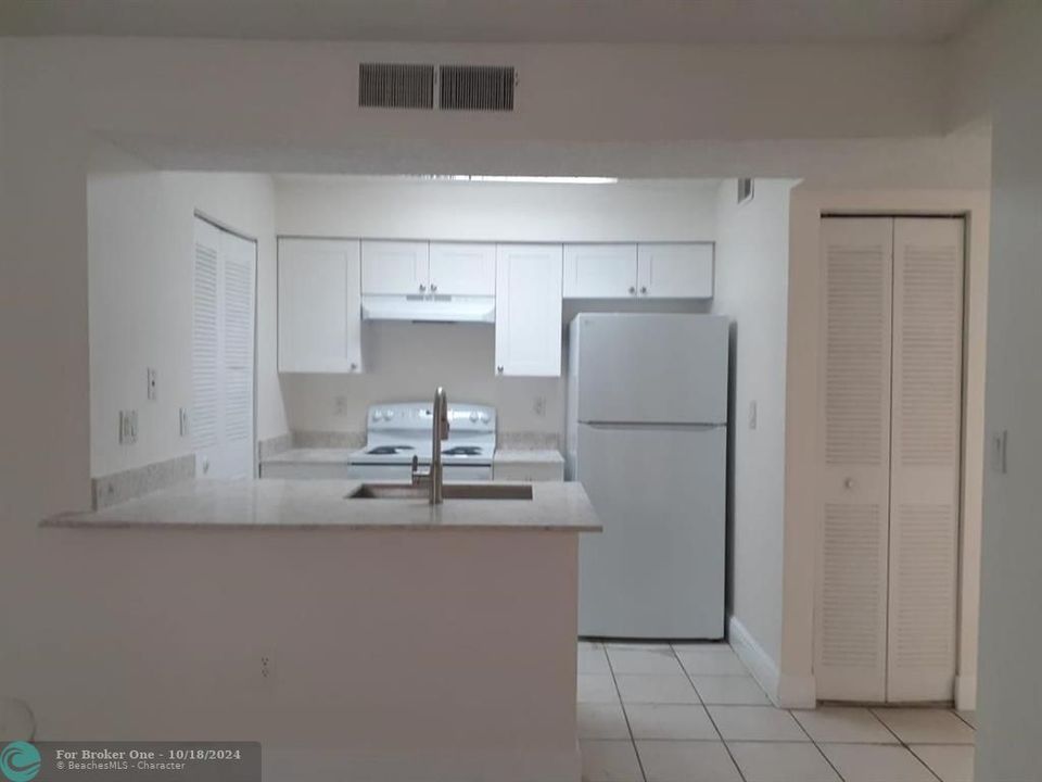 For Rent: $1,675 (1 beds, 0 baths, 785 Square Feet)