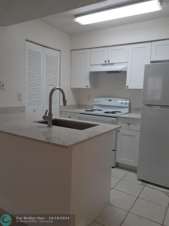 For Rent: $1,675 (1 beds, 0 baths, 785 Square Feet)