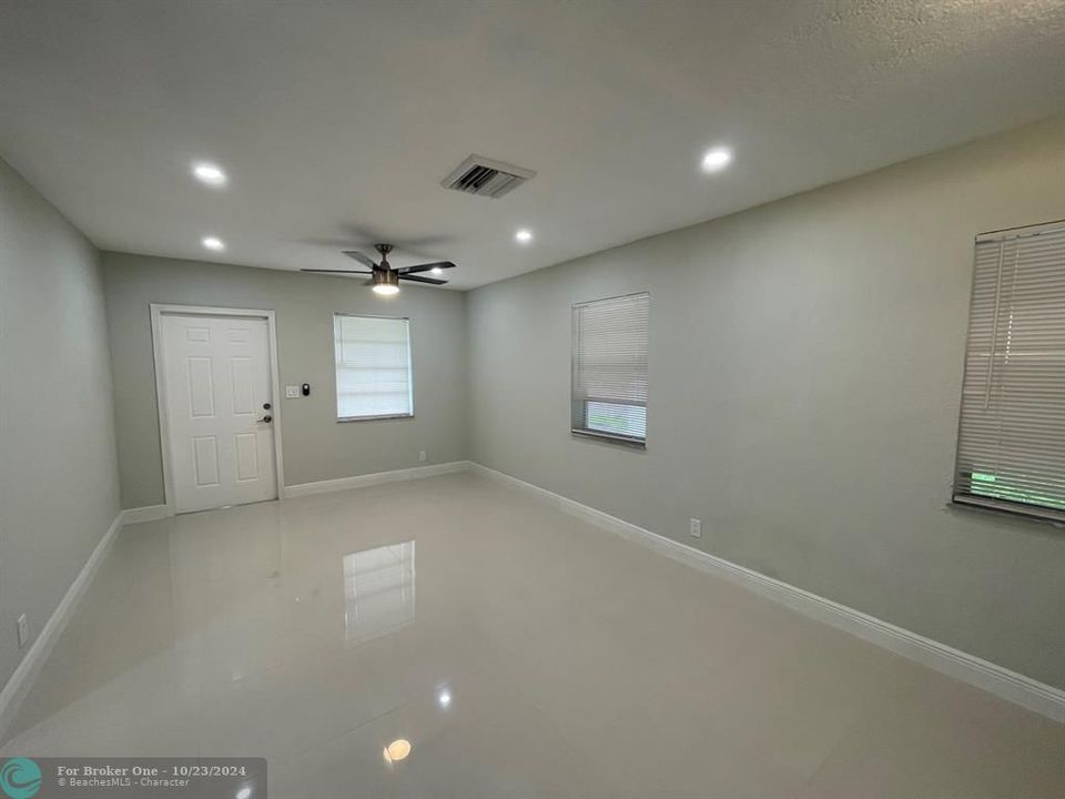 For Sale: $509,000 (3 beds, 2 baths, 1204 Square Feet)