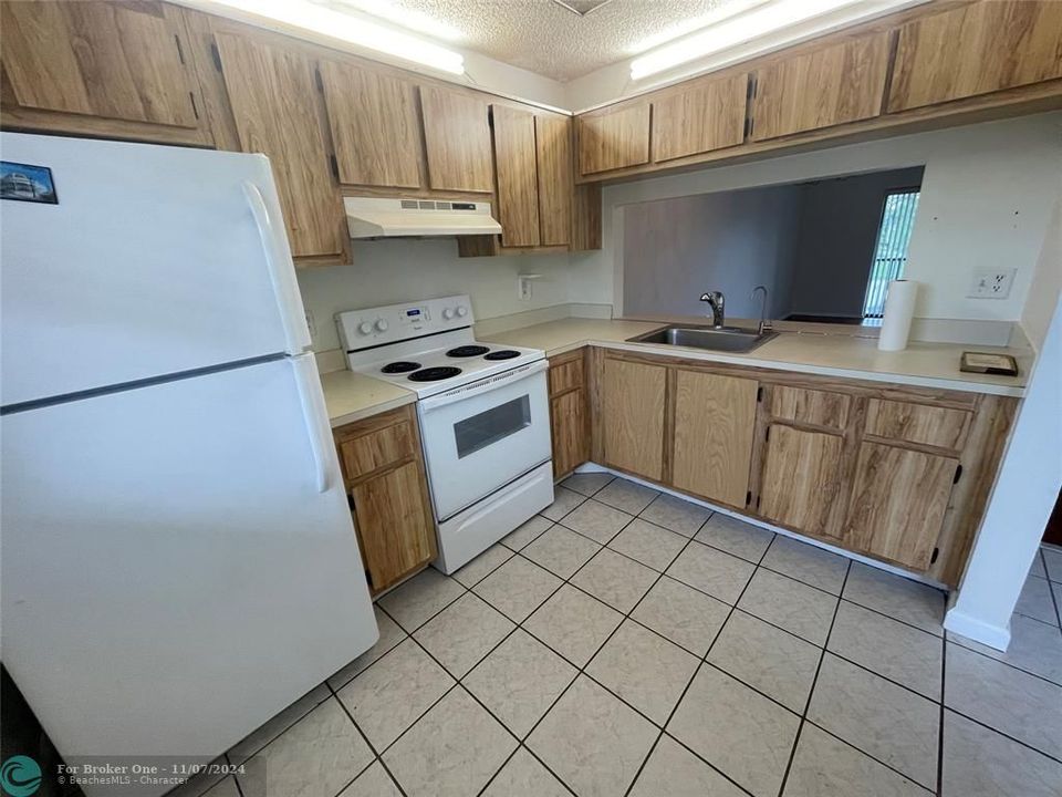 For Rent: $2,100 (2 beds, 2 baths, 790 Square Feet)