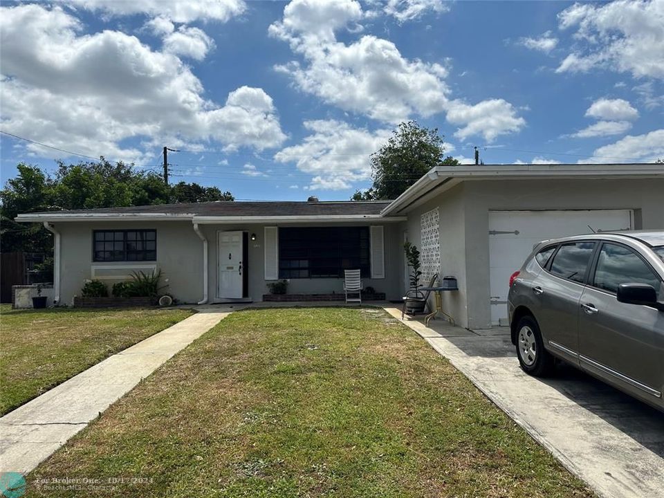 For Sale: $475,000 (4 beds, 2 baths, 1523 Square Feet)