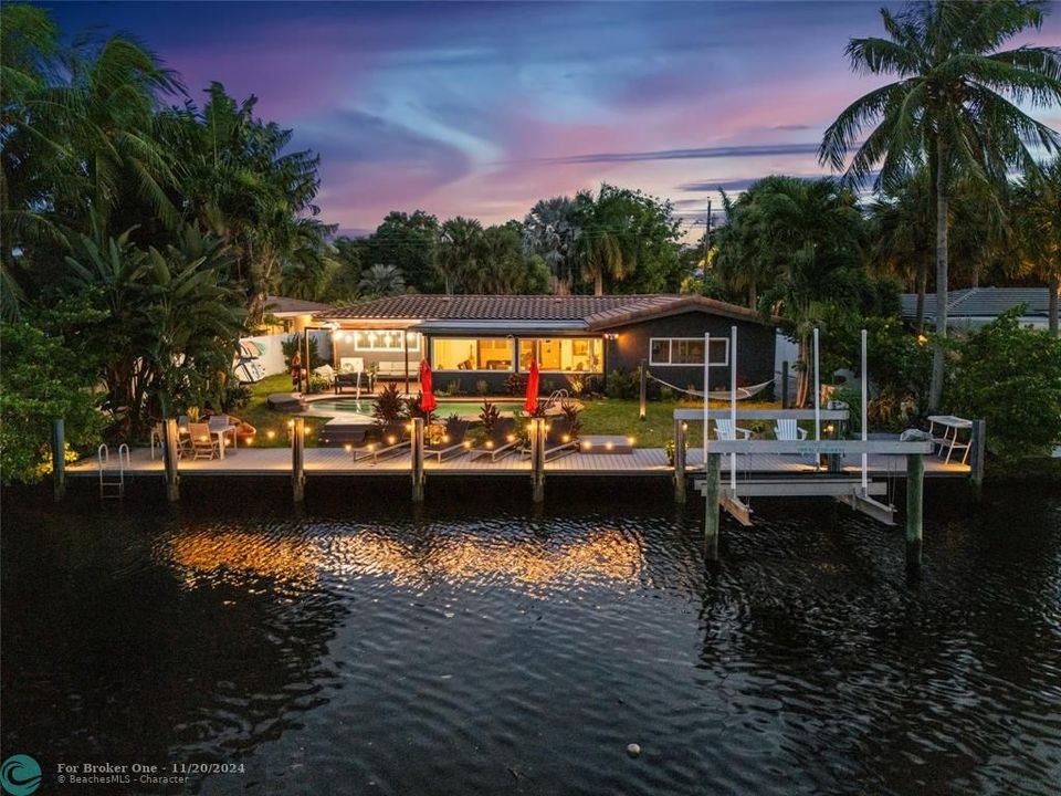 For Sale: $1,498,000 (3 beds, 2 baths, 1862 Square Feet)