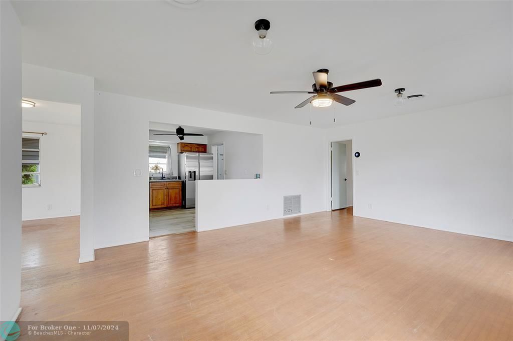 For Sale: $649,000 (2 beds, 2 baths, 1496 Square Feet)