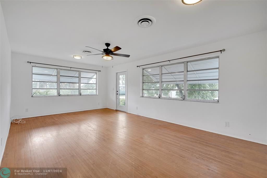 For Sale: $649,000 (2 beds, 2 baths, 1496 Square Feet)