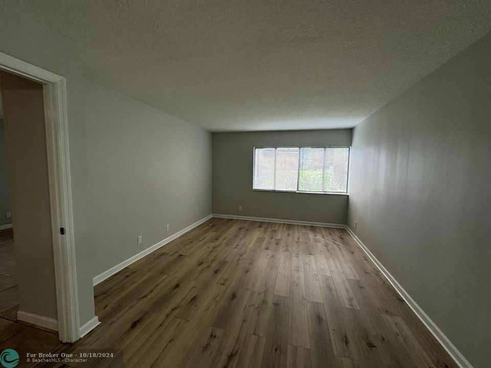 For Rent: $2,200 (2 beds, 2 baths, 1113 Square Feet)