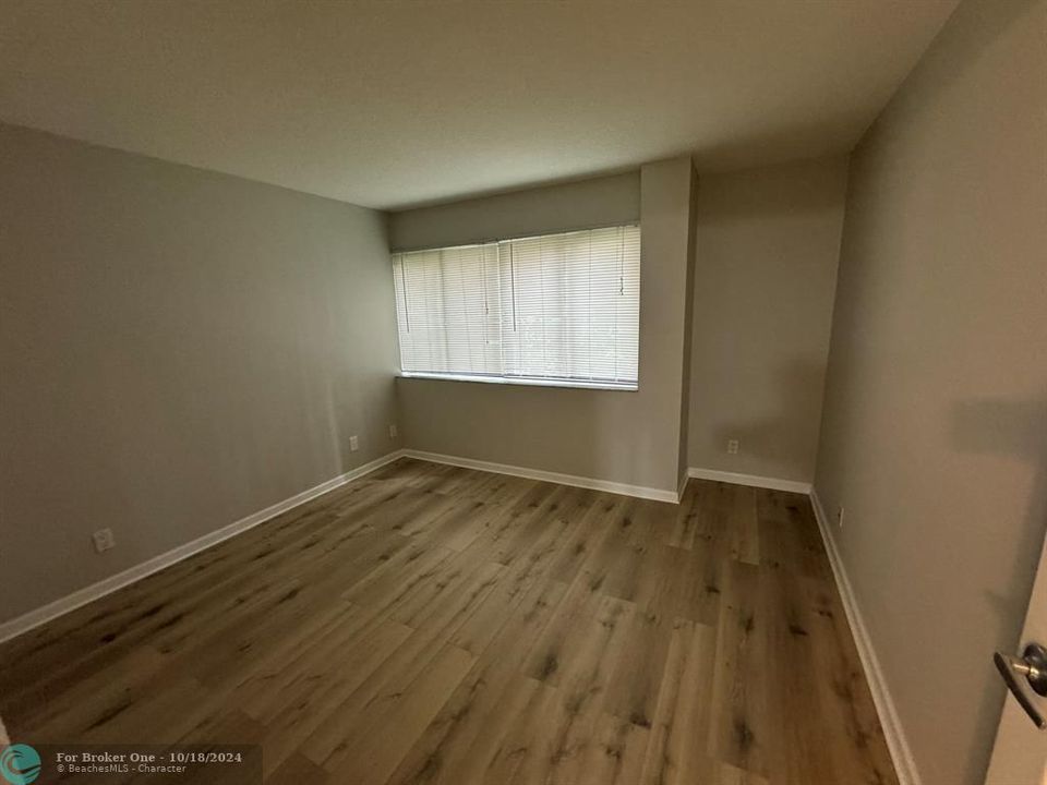 For Rent: $2,200 (2 beds, 2 baths, 1113 Square Feet)