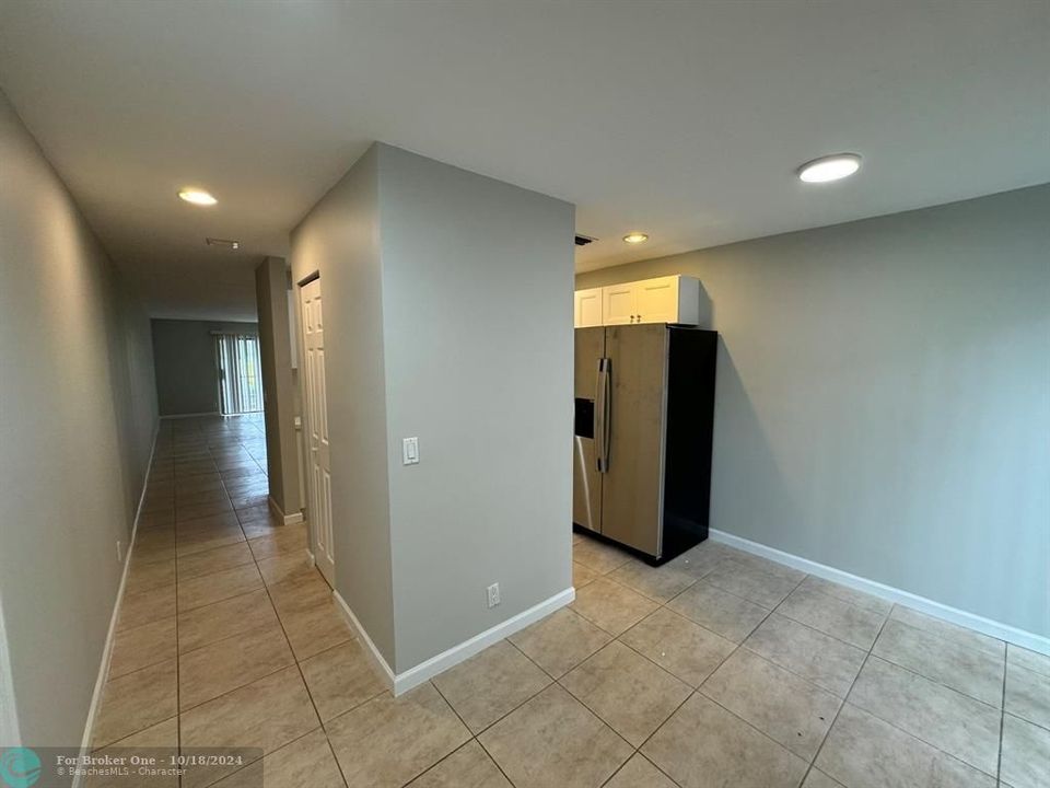 For Rent: $2,200 (2 beds, 2 baths, 1113 Square Feet)