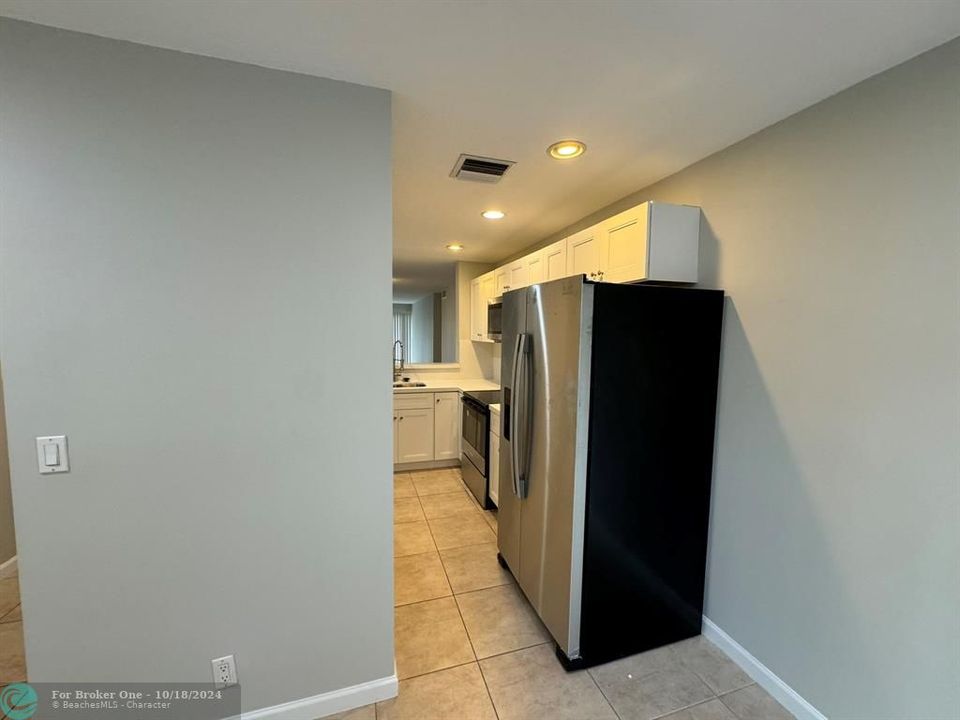 For Rent: $2,200 (2 beds, 2 baths, 1113 Square Feet)