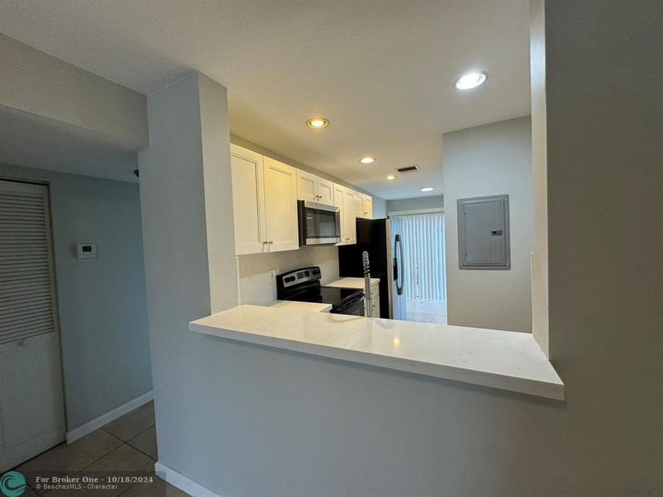 For Rent: $2,200 (2 beds, 2 baths, 1113 Square Feet)