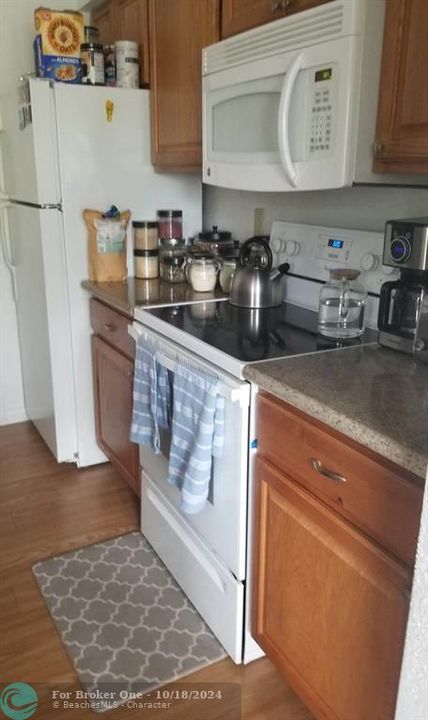 For Rent: $1,780 (1 beds, 1 baths, 950 Square Feet)