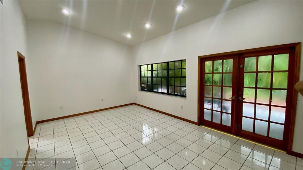 En Venta: $830,000 (3 camas, 2 baños, 2011 Pies cuadrados)