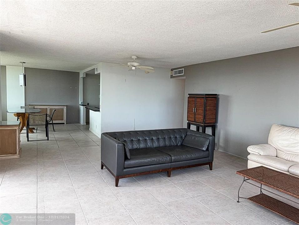 For Sale: $549,900 (2 beds, 2 baths, 1920 Square Feet)