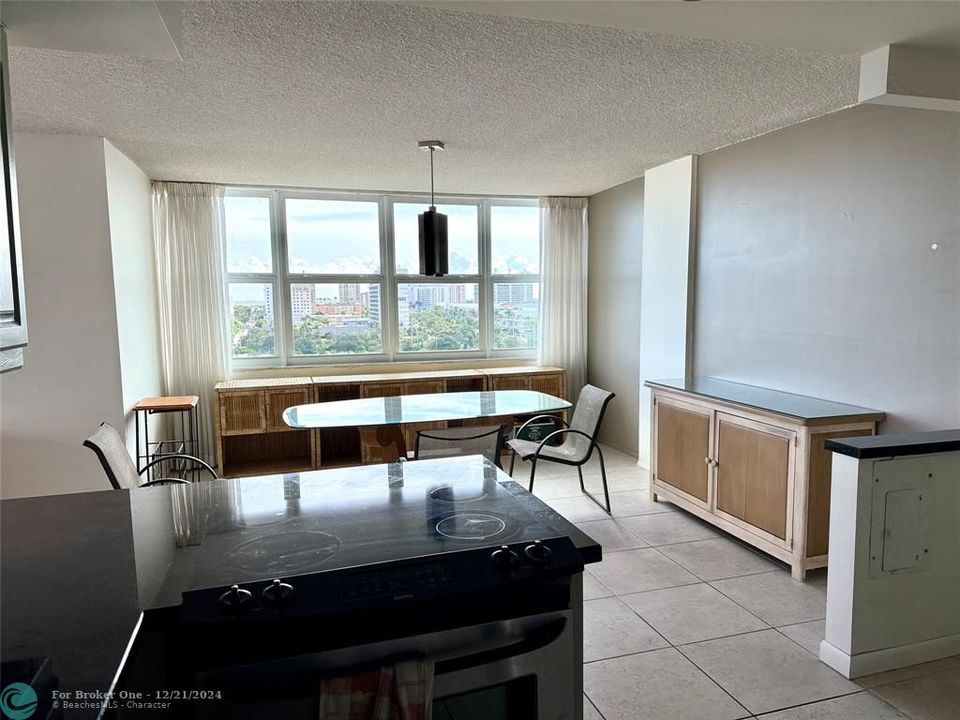 For Sale: $549,900 (2 beds, 2 baths, 1920 Square Feet)