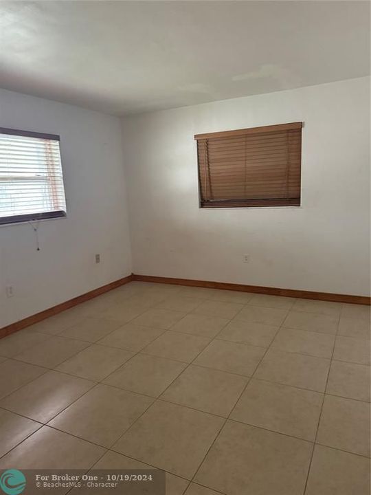 For Sale: $2,100 (2 beds, 1 baths, 1920 Square Feet)