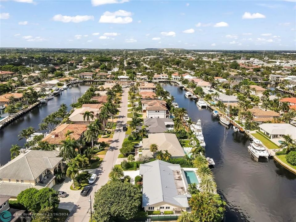 Active With Contract: $3,575,000 (3 beds, 2 baths, 2627 Square Feet)