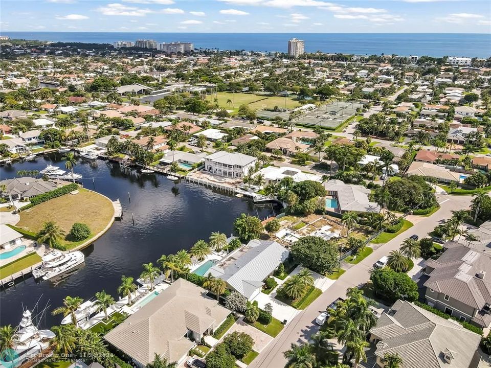 Active With Contract: $3,575,000 (3 beds, 2 baths, 2627 Square Feet)