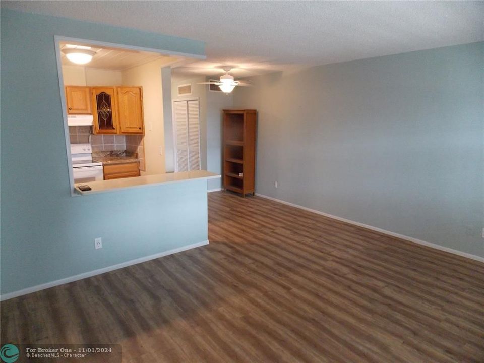 For Rent: $1,800 (1 beds, 1 baths, 650 Square Feet)