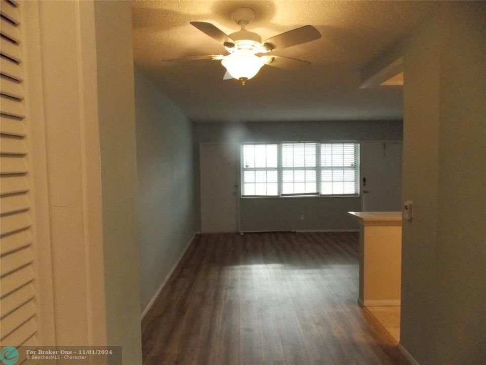 For Rent: $1,800 (1 beds, 1 baths, 650 Square Feet)