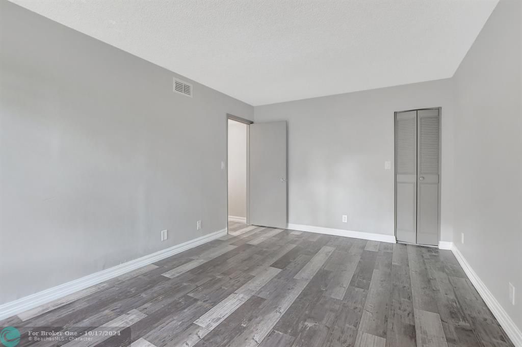 For Sale: $289,000 (2 beds, 2 baths, 1500 Square Feet)