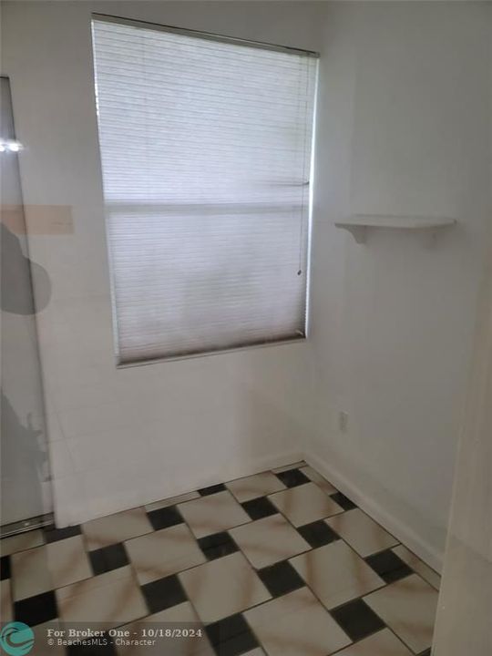 For Rent: $1,600 (1 beds, 1 baths, 790 Square Feet)