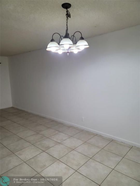 For Rent: $1,600 (1 beds, 1 baths, 790 Square Feet)