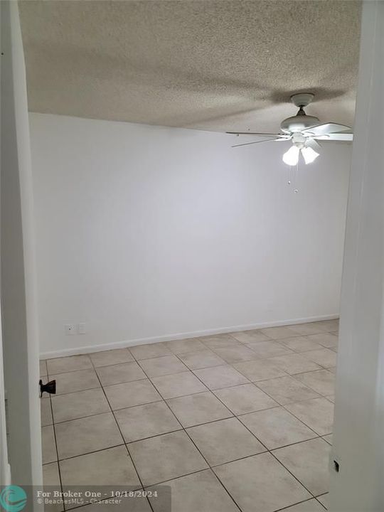 For Rent: $1,600 (1 beds, 1 baths, 790 Square Feet)