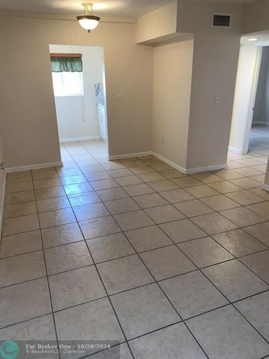 For Rent: $2,100 (2 beds, 1 baths, 648 Square Feet)